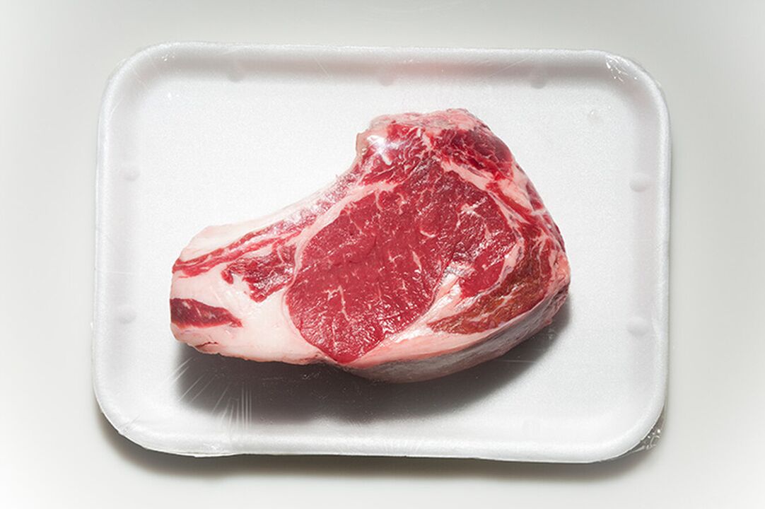Številna živila, na primer rdeče meso, so izključena iz jedilnika pri dieti za protin. 